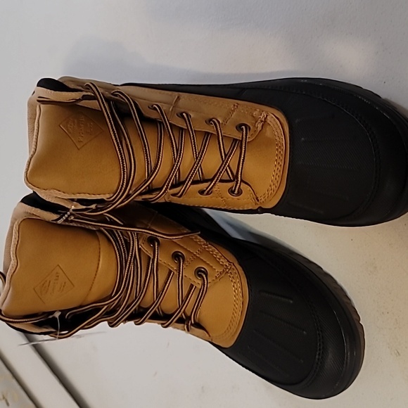 Boots - Picture 3 of 7